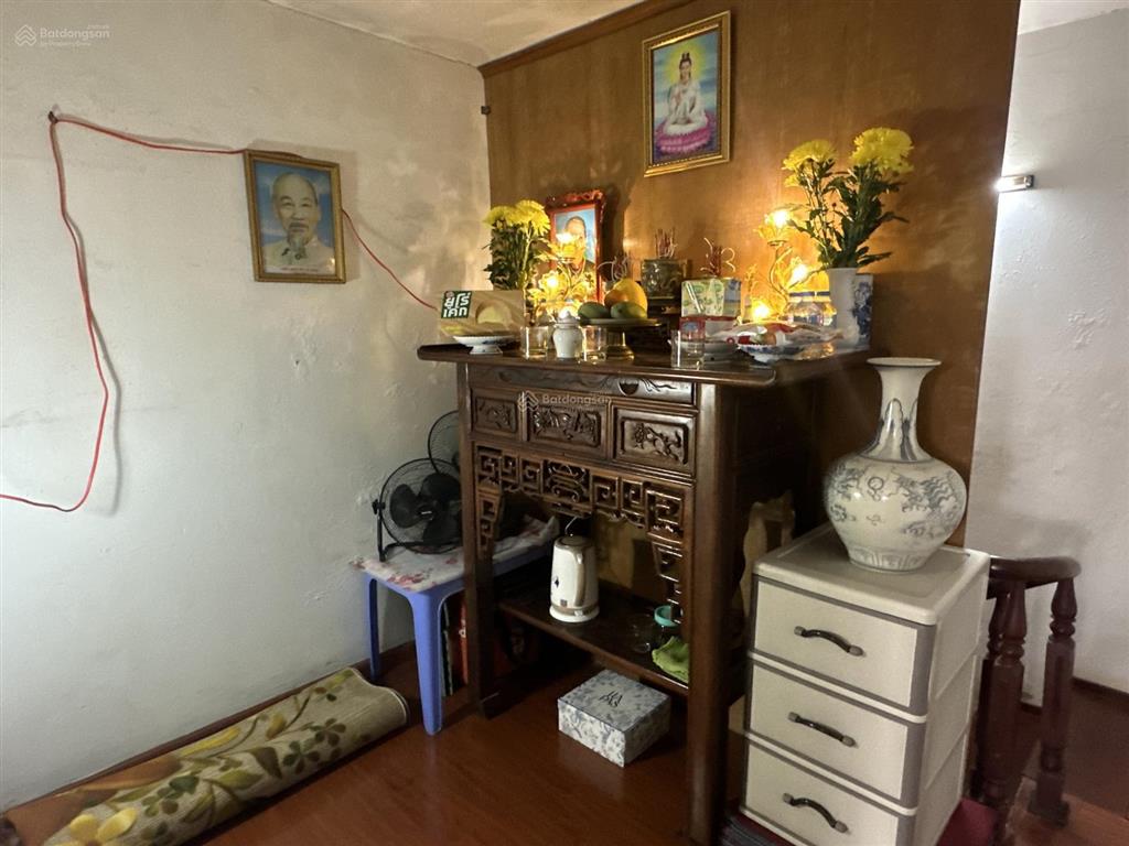 Nhà riêng bán tại nguyễn văn linh, long biên 25m, 4 tầng giá 4.75 tỷ. nhà dân xây, full nội thất.