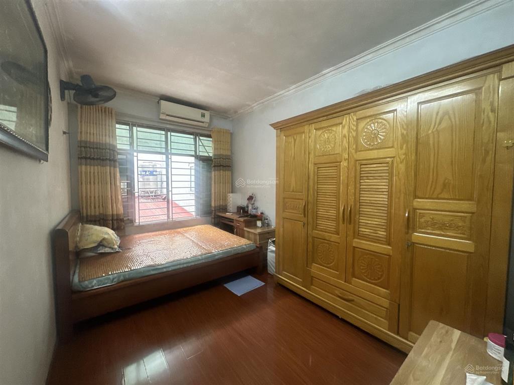 Nhà riêng bán tại nguyễn văn linh, long biên 25m, 4 tầng giá 4.75 tỷ. nhà dân xây, full nội thất.