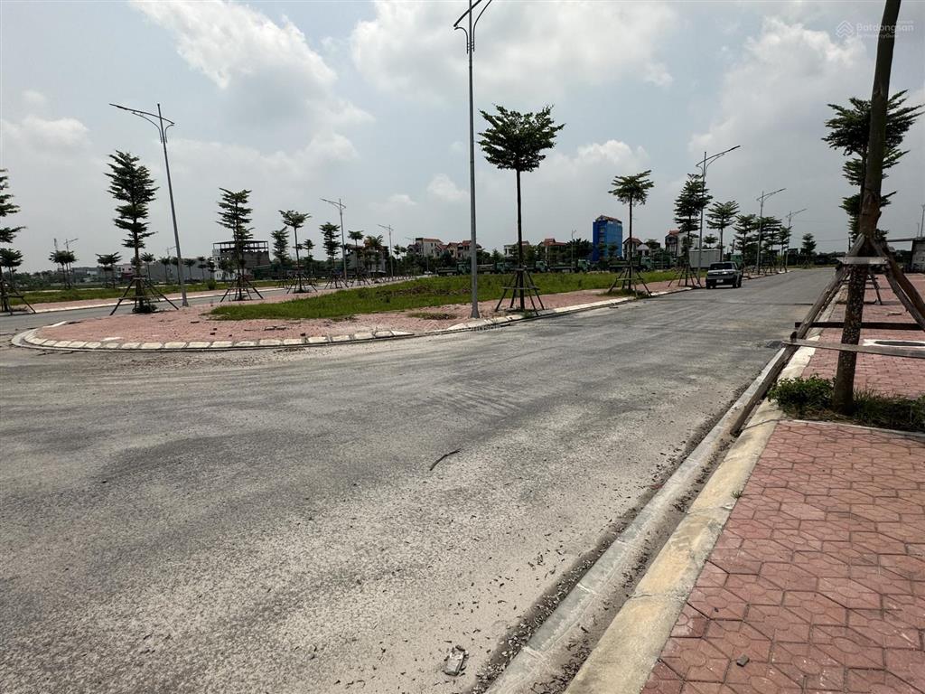Bán đất tại tđc minh châu, yên mỹ, hưng yên, giá tốt, 3,55 tỷ, 80 m2. đường 12m vỉa hè 5m, hiếm