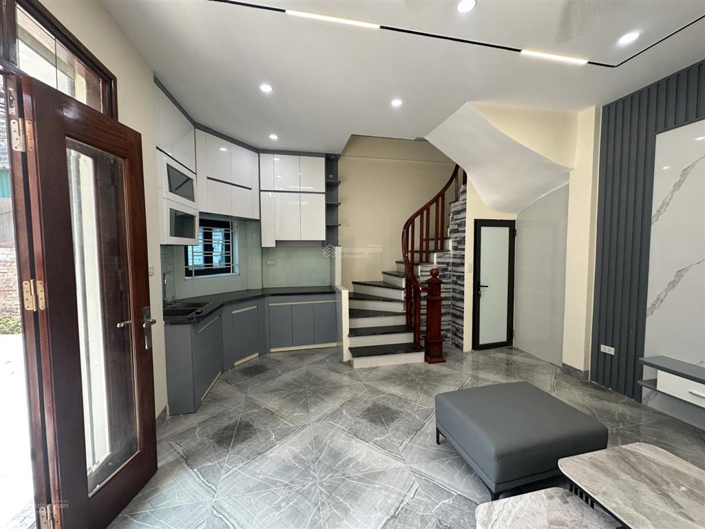 Bán nhà phố xuân đỗ, long biên 35mx5 tầng giá 7 tỷ. lô góc, full nội thất, gần trường, chợ, nhà mới
