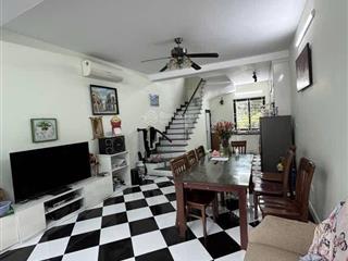 Bán nhà phố bát khối, long biên 80mx4 tầng giá 10.5 tỷ. sân vườn, nhà mới, đẹp gần ubnd phường.
