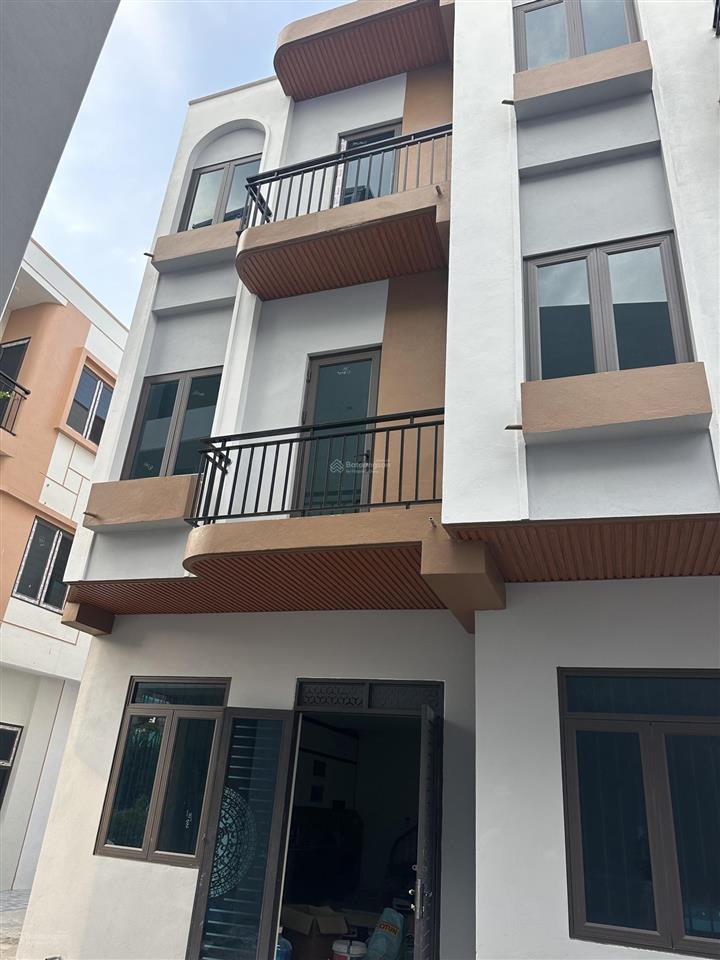 Bán nhà đình dù, văn lâm, hưng yên 3pn, 3wc, 45m2, 3,1 tỷ, nhà mới, lô góc, ô tô đỗ cửa, gần chợ