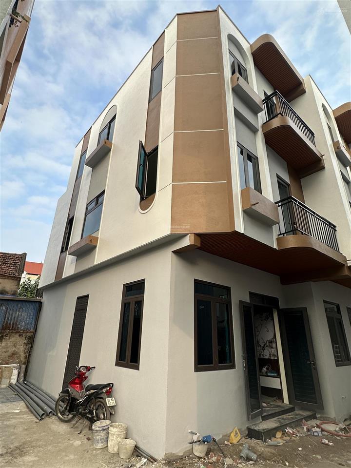 Bán nhà đình dù, văn lâm, hưng yên 3pn, 3wc, 45m2, 3,1 tỷ, nhà mới, lô góc, ô tô đỗ cửa, gần chợ