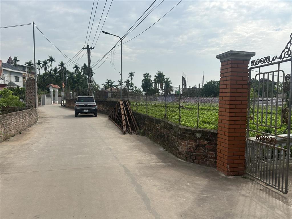 Bán gấp đất 1000m2 tại đường 379, đông tảo, khoái châu, giá cực chất 22 tỷ