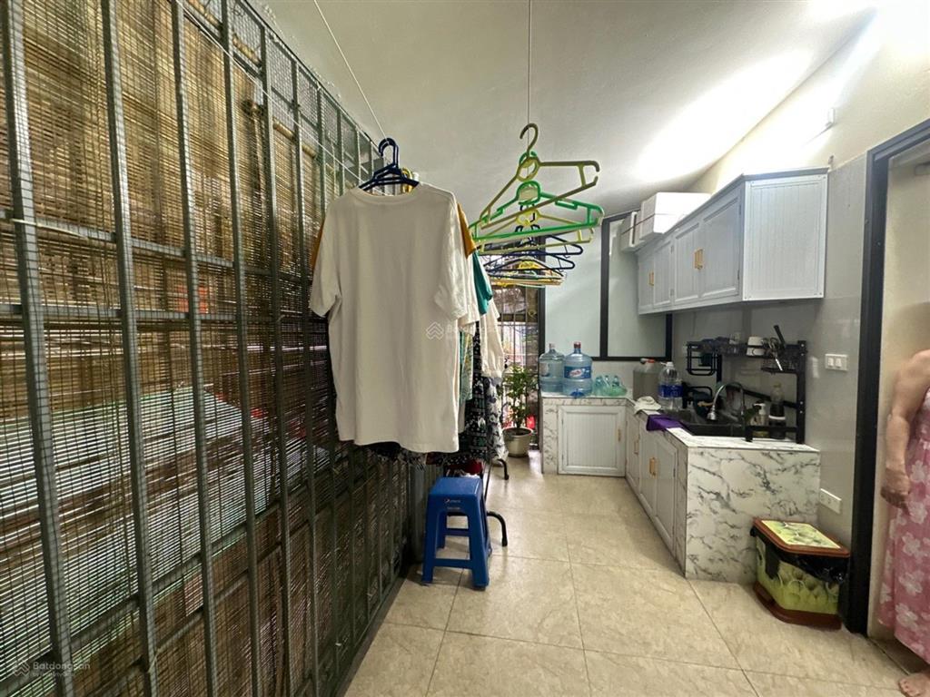 Bán căn tập thể đẹp tại phố lê gia định, 2,65 tỷ, 30m2, đầy đủ công năng, tầng 2, đẹp