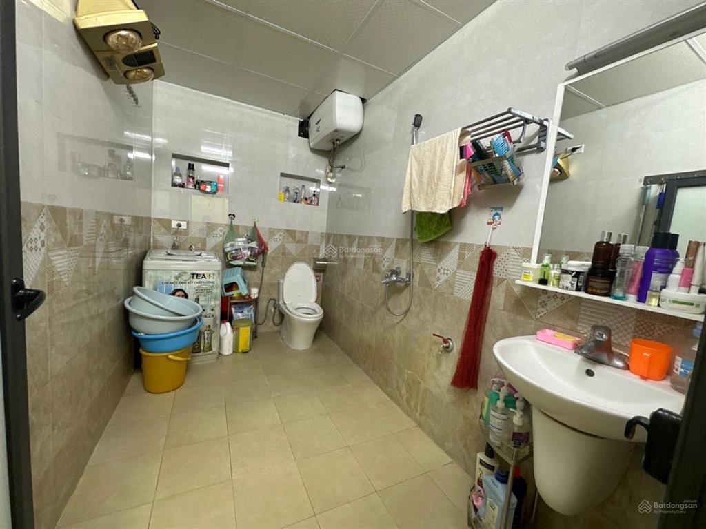 Bán căn tập thể đẹp tại phố lê gia định, 2,65 tỷ, 30m2, đầy đủ công năng, tầng 2, đẹp