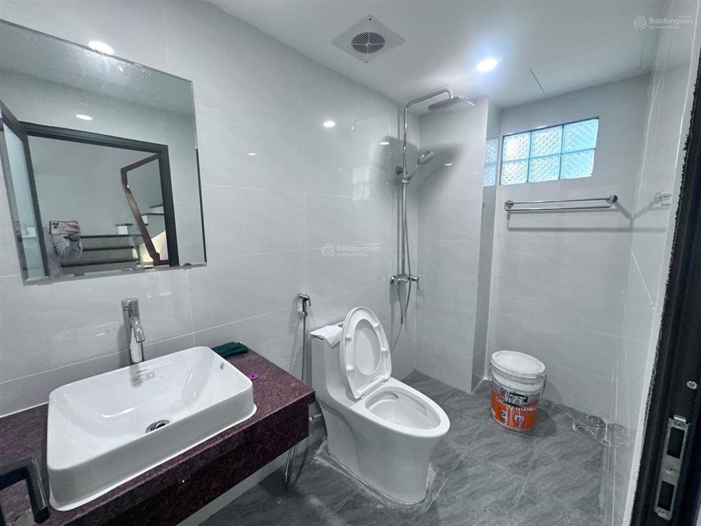 Cần bán nhà phố nguyễn đức thuận, gia lâm 40mx5 tầng. giá 6,3 tỷ. nhà mới, ô tô đỗ cửa