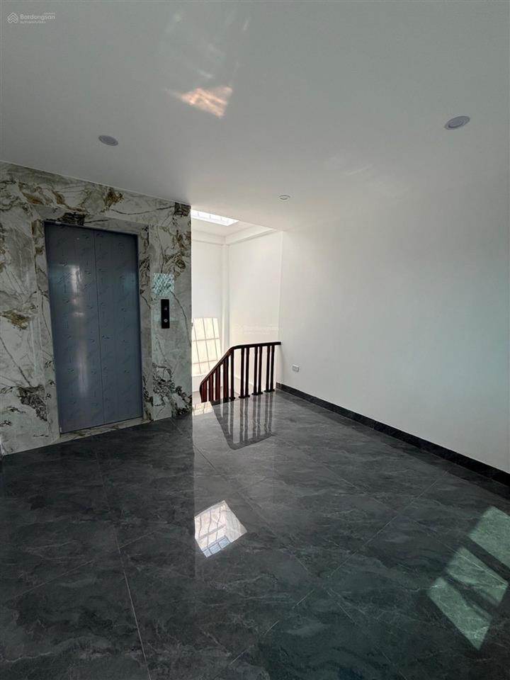 Bán nhà phố hoa lâm, long biên 45m x 6 tầng, giá 9,5 tỷ. thang máy, full nội thất, hiếm