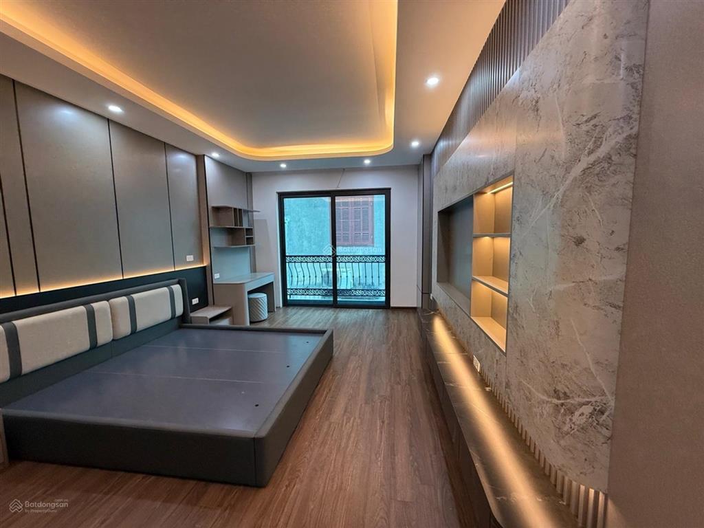 Bán nhà phố hoa lâm, long biên 45m x 6 tầng, giá 9,5 tỷ. thang máy, full nội thất, hiếm