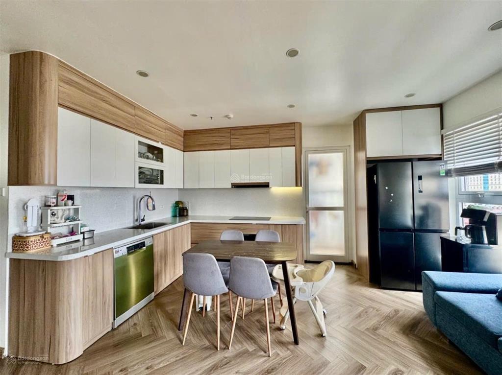 Bán ch 2pn, 90m2 tại berriver jardin long biên, giá 8 tỷ vnd, tầng cao, full nội thất