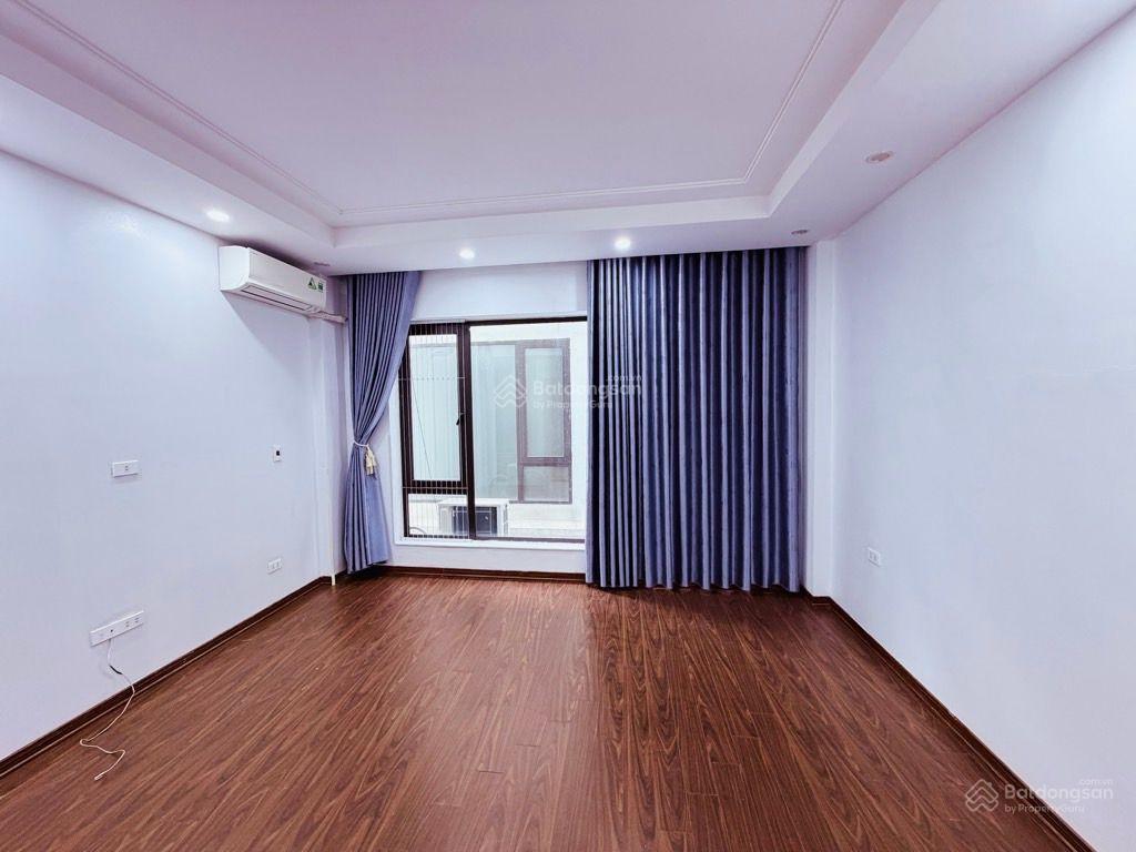 Bán nhà bồ đề, long biên 36m, 5 tầng giá 8.2 tỷ. ô tô, full nội thất, gần hồ