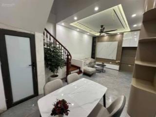 Bán nhà bồ đề, long biên 50m, 5 tầng, mặt tiền 6.5m giá 11.5 tỷ. nhà mới đẹp, full nội thất