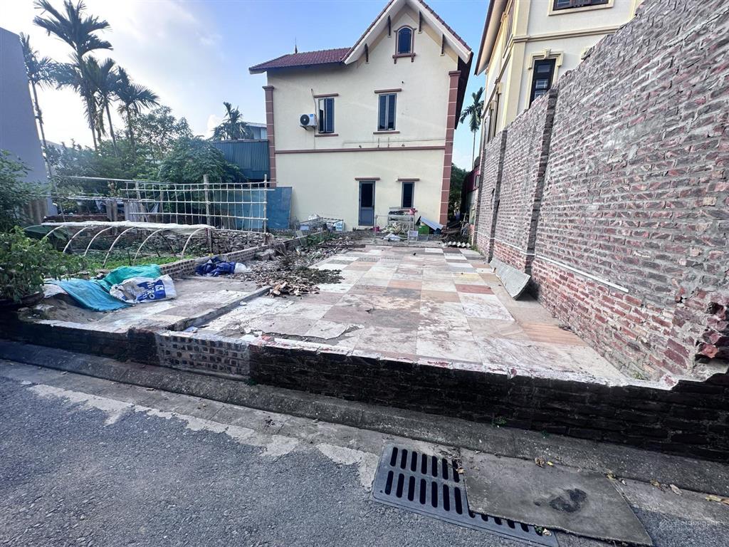 Bán đất tại ngọc động,bát tràng, gia lâm, 4,55 tỷ, 80m2, mặt tiền rộng, rất đẹp, gần vin oceanpark.