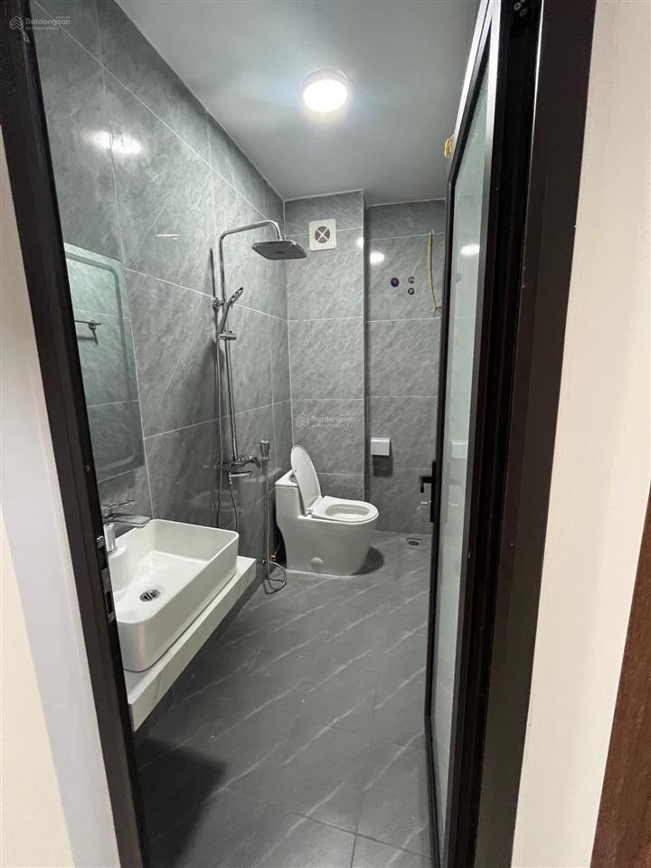Bán nhà đông dư, bát tràng, gia lâm 35m2, 5 tầng giá 6.45 tỷ. nhà mới, thang máy, đầy đủ công năng