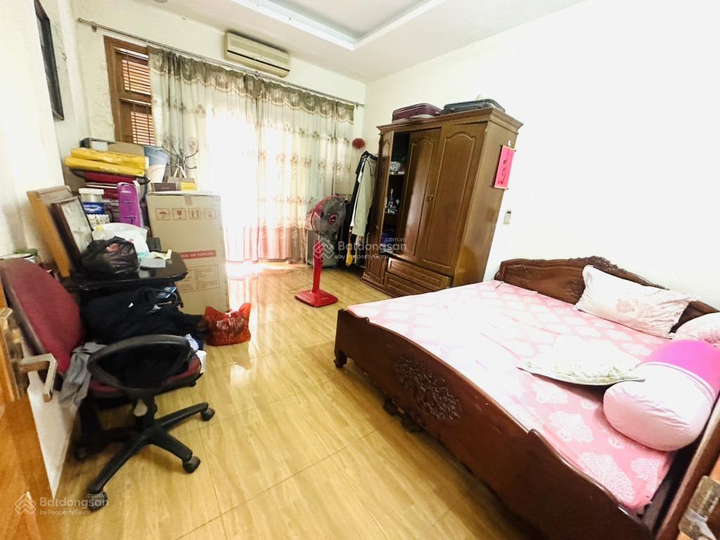 Bán nhà bát khối, long biên 60m2, 3 tầng, mặt tiền 4m giá 5,8 tỷ. nhà dân xây, diện tích rộng