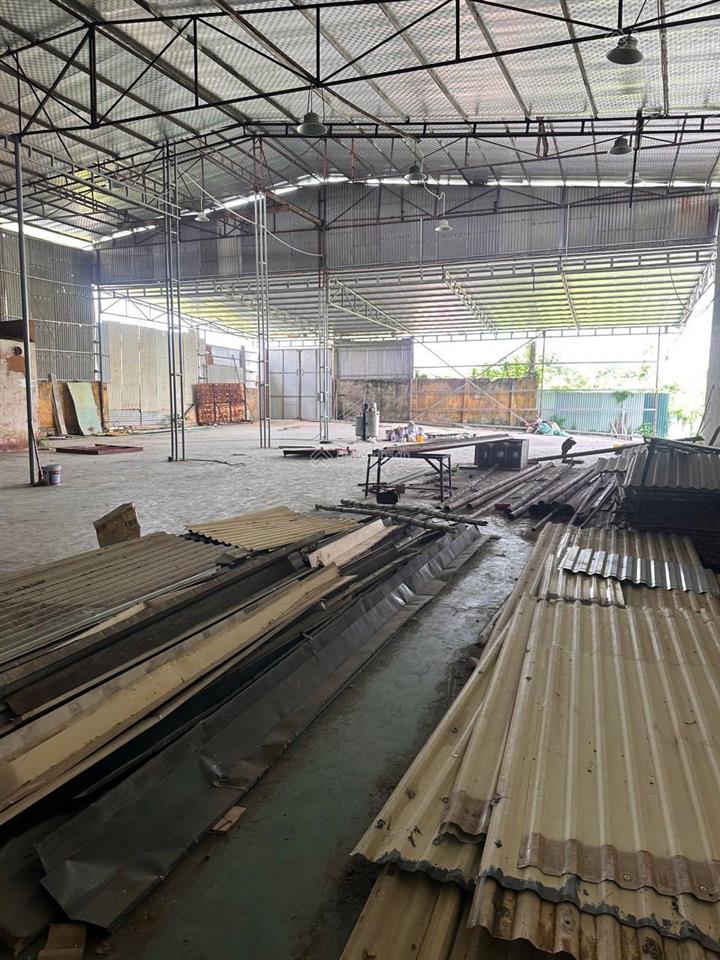 Cho thuê kho xưởng tại kiêu kỵ, gia lâm 1250m giá 100 triệu/tháng. xe container, điện 3 pha, pccc