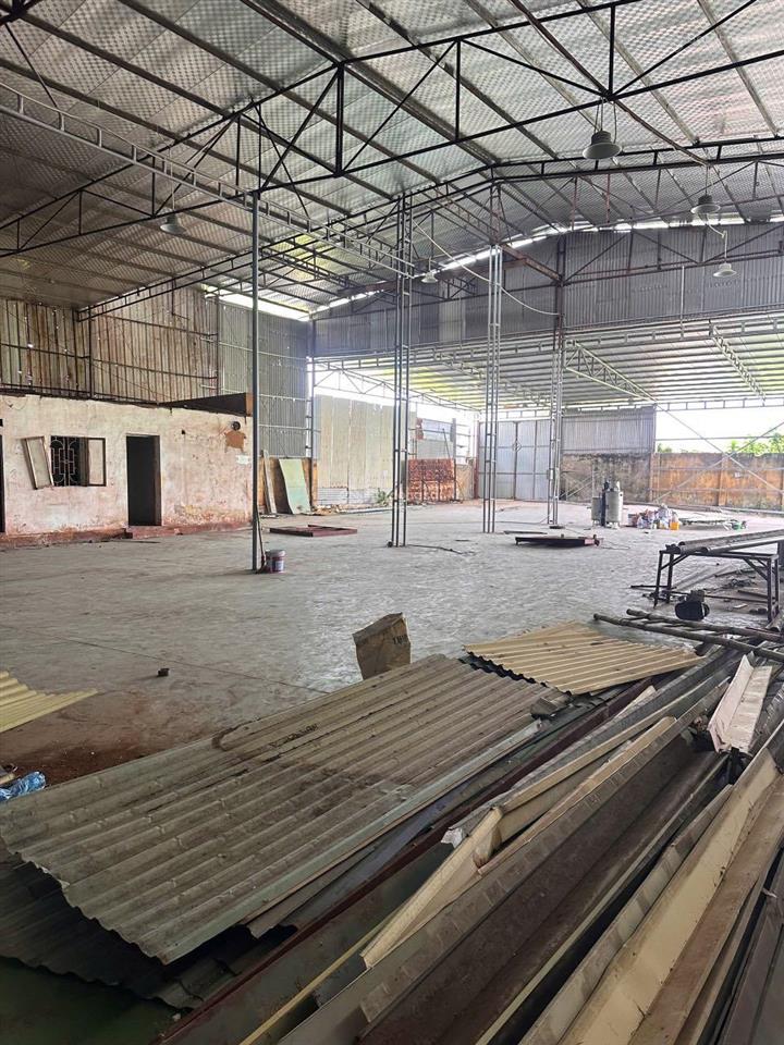 Cho thuê kho xưởng tại kiêu kỵ, gia lâm 1250m giá 100 triệu/tháng. xe container, điện 3 pha, pccc