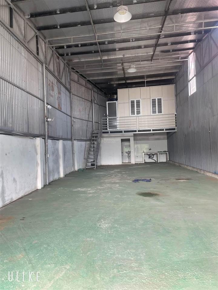 Cho thuê kho kiêu kỵ, gia lâm 180m, mặt tiền 8m giá 10 triệu.