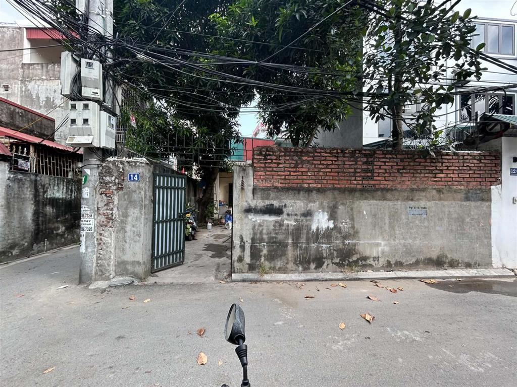 Bán nhà thạch bàn, long biên 110m2, mặt tiền 7.5m giá 14 tỷ, ô tô tránh, kinh doanh, lô góc