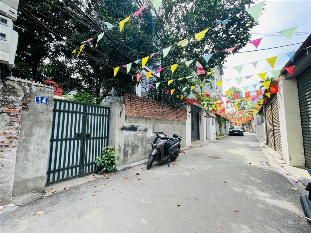 Bán nhà thạch bàn, long biên 110m2, mặt tiền 7.5m giá 14 tỷ, ô tô tránh, kinh doanh, lô góc