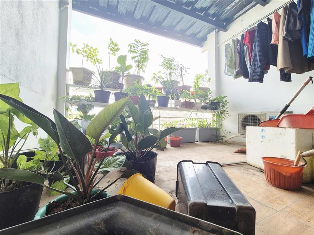 Bán nhà bát khối  long biên 45m2, 4 tầng, mặt tiền 3.8m giá 7.6 tỷ. nhà dân xây, diện tích rộng