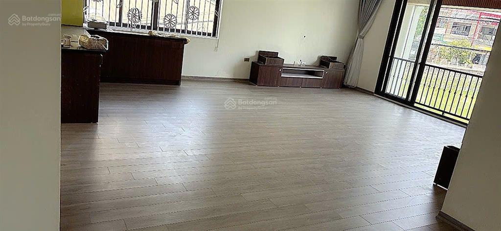Cho thuê căn hộ 2 ngủ tại bồ đề, long biên (mặt hồ 2) 114m2, 2pn giá 13 triệu