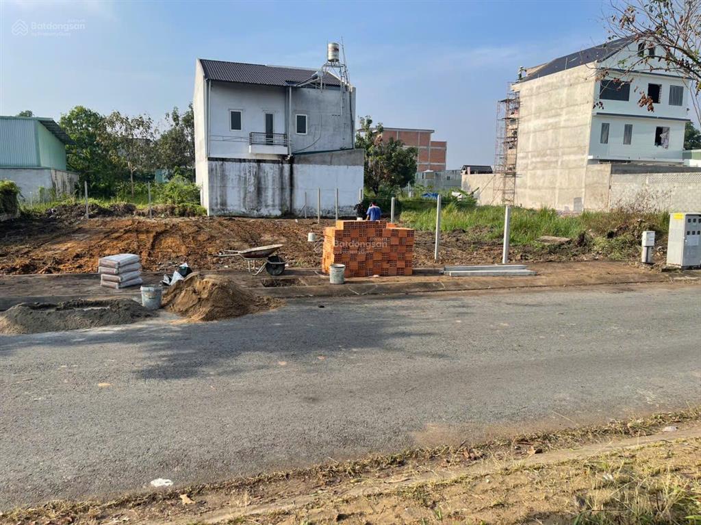 Chủ định cư nước ngoài gửi bán miếng đất có thổ cư 750m2  sổ hồng, gần sông gần ql13