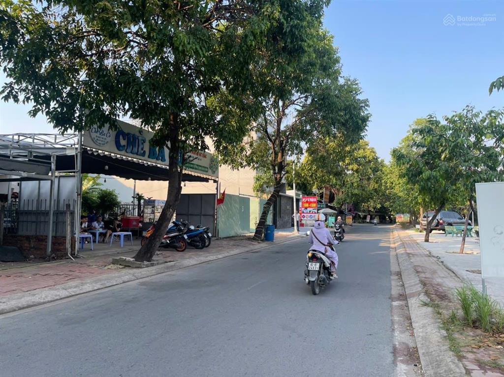 Chính chủ cần tiền bán gấp mảnh đất 200m2, view sông sau lưng chợ đầu mối thủ đức  kinh doanh được