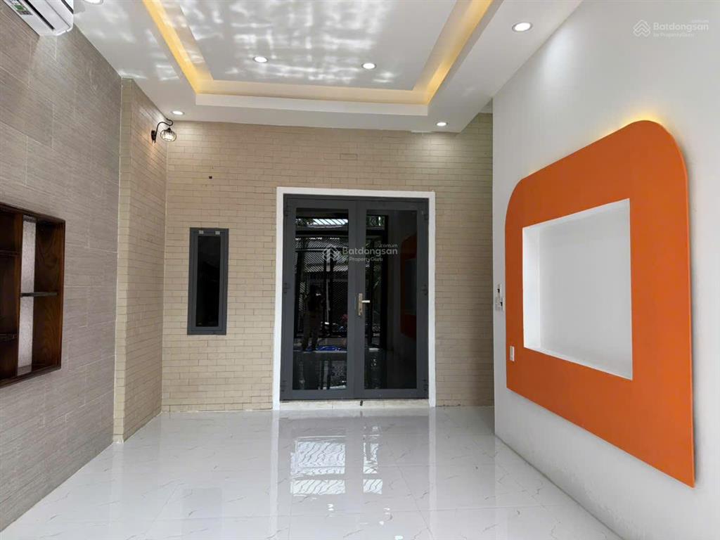Bán căn nhà gần cầu phú long, đường ô tô cách tphcm chưa tới 2km, dọn vào ở ngay