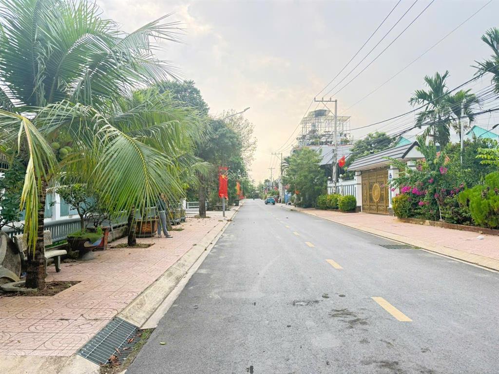 Đất vĩnh phú 23 gần ql13, dt 270m2 (ngang 14m) có kho sẵn, điện 3 pha, đang cho thuê sẵn