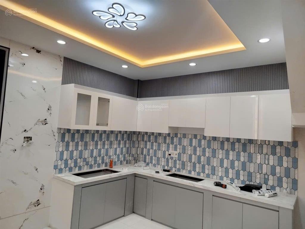 Bán căn nhà 1 trệt 1 lầu 101m2 gần sông sg, cách ql13 chưa tới 1km, gần cầu phú long và sông sg