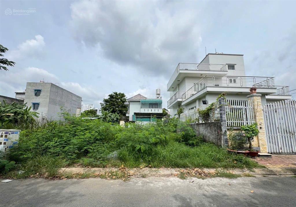 Cần bán 140m2(5,3 x 25,5) gần chợ nông sản thủ đức, shr, có thổ cư,p.vĩnh phú, thuận an, bình dương