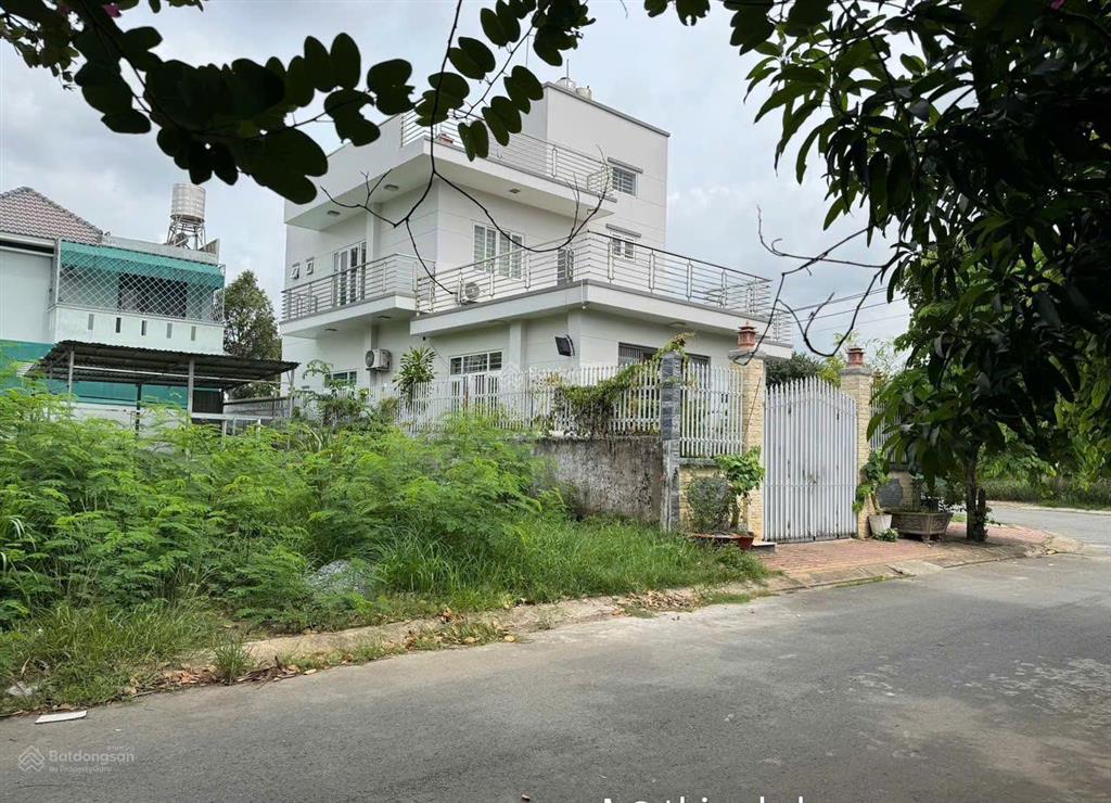 Cần bán 140m2(5,3 x 25,5) gần chợ nông sản thủ đức, shr, có thổ cư,p.vĩnh phú, thuận an, bình dương