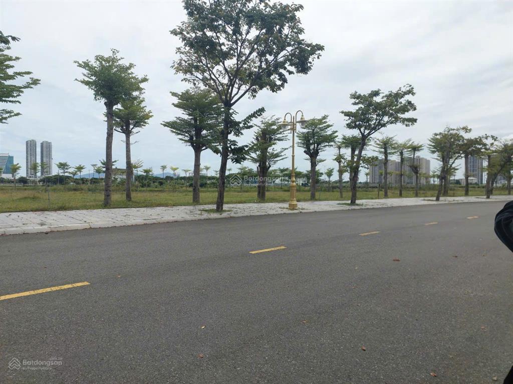 Giảm 1 tỷ. chính chủ gửi bán lô đất a1 golden hills city đà nẵng.  0968 678 ***
