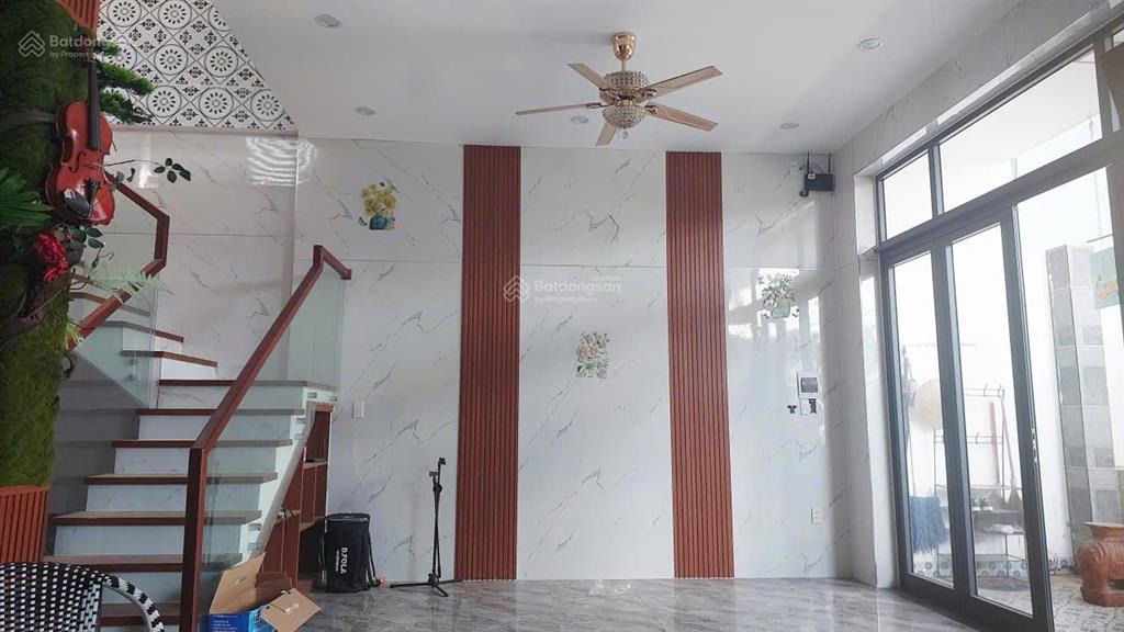 Bán nhà 2 mê tại hòa liên dt 196m2. bên hông chợ sát trường học, giá rẻ.  0968 678 ***