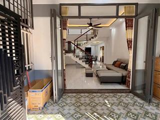 Nhà 2 tầng ngay chợ hòa khánh full nội thất giá 3,69 tỷ.  0968 678 ***
