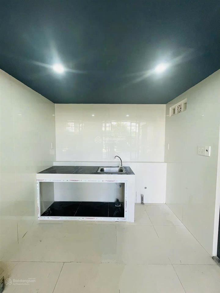 Nhà 6tr  2pn  trệt lửng  kdc hưng phú  sân đậu ô tô  dt 6x7,5m + 6x4,5m