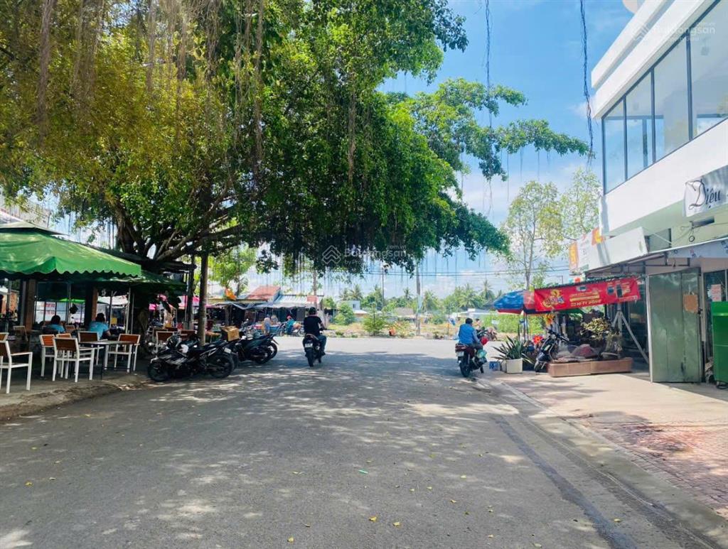 Nhà 9tr  2pn  trệt lửng  đầu kdc hưng phú  lộ 16m  vị trí đẹp  ko ngập