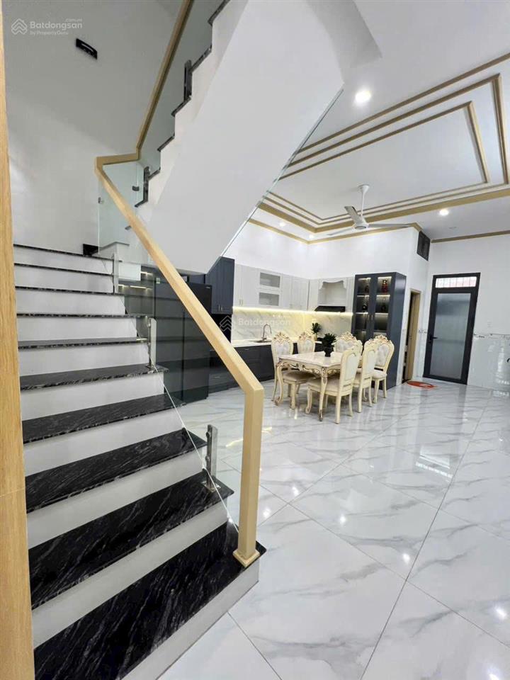 Nhà cho thuê mặt tiền kd 20tr  4pn  trệt 3 lầu  full nội thất  kdc văn hóa tây đô