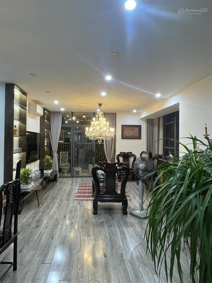 Chính chủ cần bán căn hộ 136 m ,4 n,2vs ,toà new skyline văn quán ,hđ ,sổ đỏ chính chủ ,giá 13 tỷ