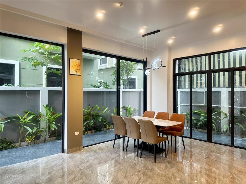 Chính chủ bán biệt thự song lập 120m2 trung tâm khu san hô, sát hồ tạo sóng, chung cư, công viên.