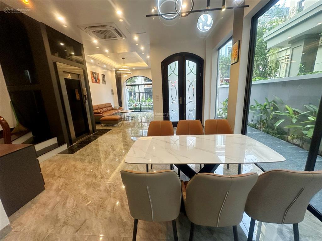 Chính chủ bán biệt thự song lập 120m2 trung tâm khu san hô, sát hồ tạo sóng, chung cư, công viên.