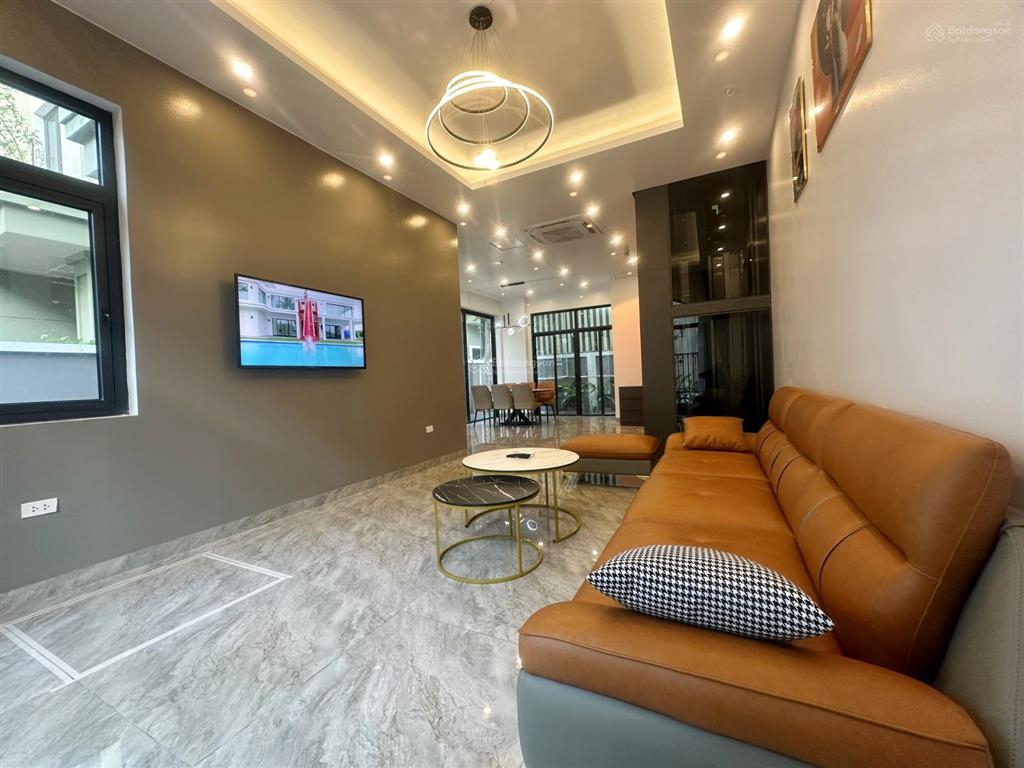 Chính chủ bán biệt thự song lập 120m2 trung tâm khu san hô, sát hồ tạo sóng, chung cư, công viên.