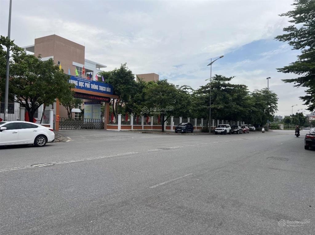 Bán nhà tđc thạch bàn, vỉa hè rộng, 95m2, 3 tầng, mặt tiền 5.2m, giá nhỉnh 19 tỷ.