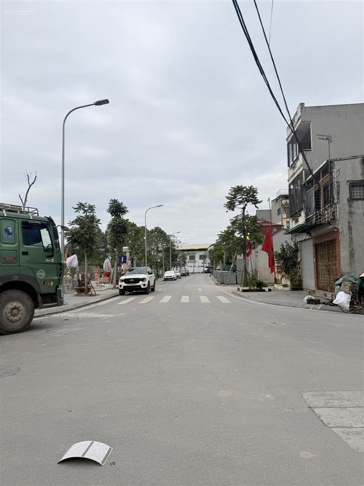 Bán nhà tđc thạch bàn, vỉa hè rộng, 95m2, 3 tầng, mặt tiền 5.2m, giá nhỉnh 19 tỷ.