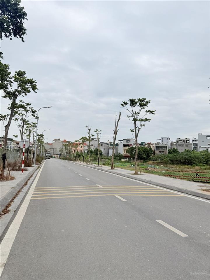 Bán nhà tđc thạch bàn, vỉa hè rộng, 95m2, 3 tầng, mặt tiền 5.2m, giá nhỉnh 19 tỷ.