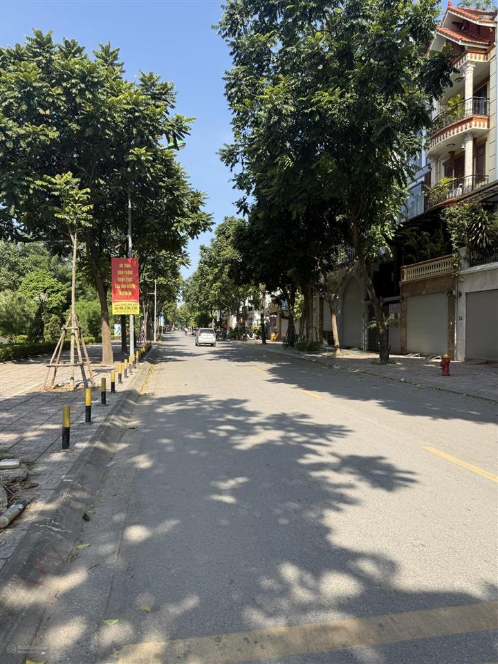 Bán đất đấu giá việt hưng, ô tô tránh, vỉa hè, 85m2, mặt tiền 5m, giá nhỉnh 24 tỷ