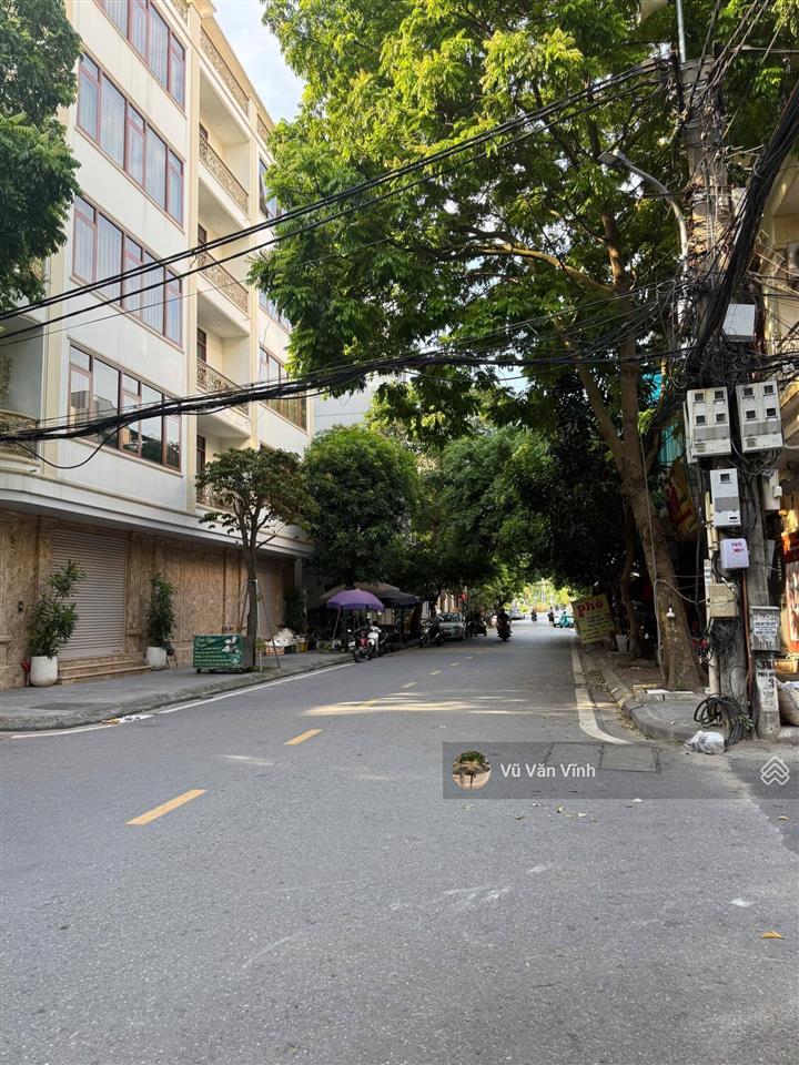 Bán đất khu quân đội 918, cạnh sân golf, ô tô tránh, vỉa hè rộng, 51m2, giá nhỉnh 12 tỷ.