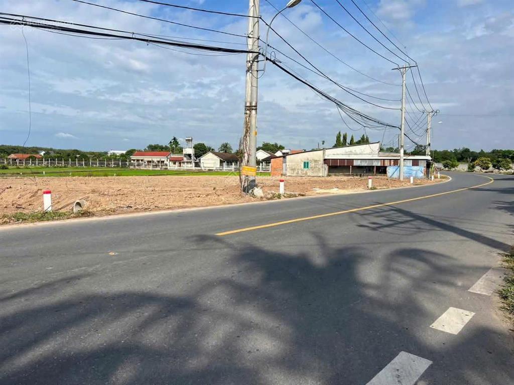 Bán lô đất mt tỉnh lộ 7, xã an nhơn tây, củ chi. đất cao ráo bằng phẳng, dt 150m2 full thổ