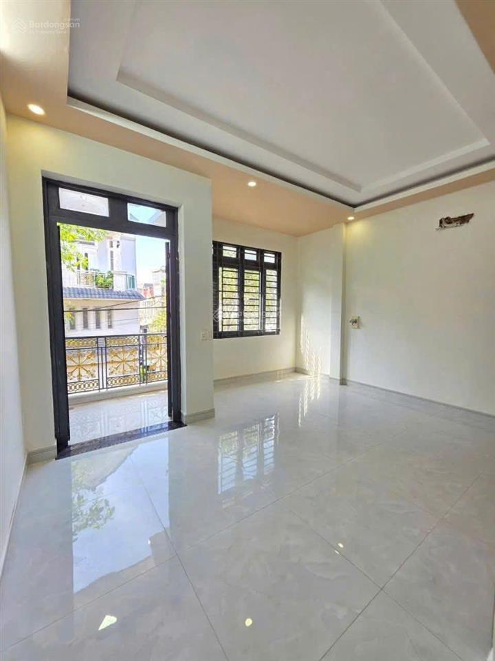 Giảm giá căn góc 2 mặt tiền long trường q9  3 tầng  kinh doanh tốt  104.6m2  7,3tỷ thương lượng